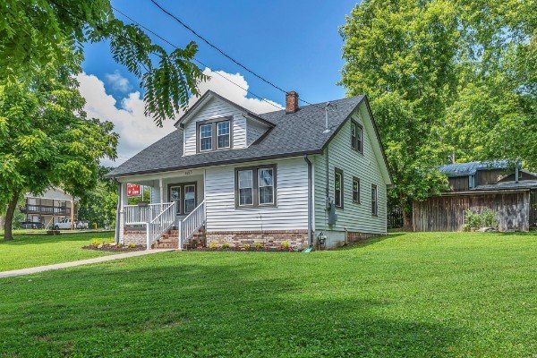 1620 S Main St, Columbia, TN  38401