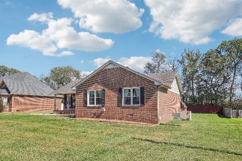 113 Laurelwood Dr, Shelbyville, TN  37160