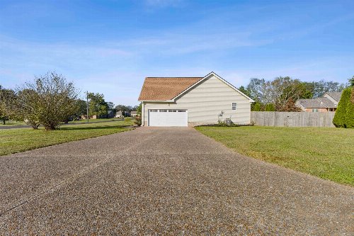 1001 Jade Ct, Castalian Springs, TN  37031