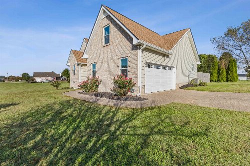 1001 Jade Ct, Castalian Springs, TN  37031