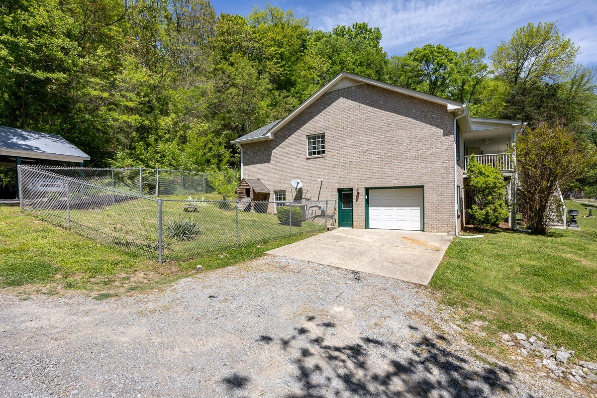 2263 Luster Rd, Goodlettsville, TN  37072