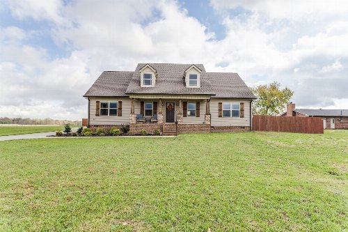 8566 Fredonia Rd, Manchester, TN  37355