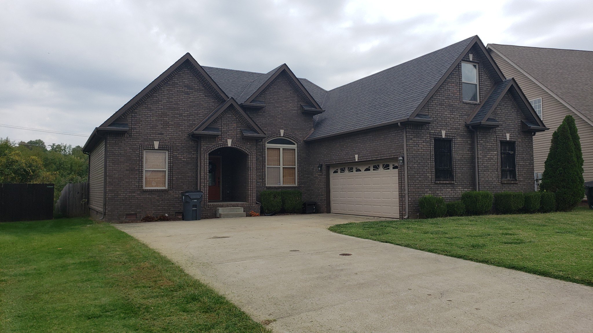 1329 Allmon Dr, Clarksville, TN  37042