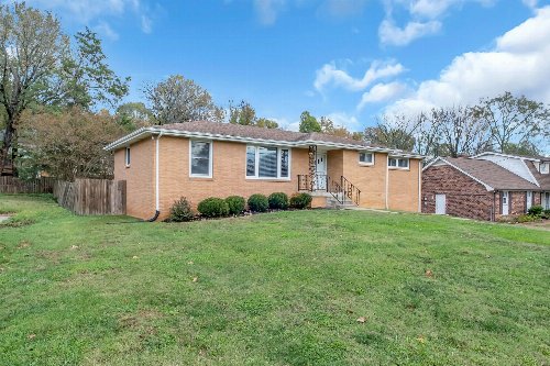 2624 Edge O Lake Dr, Nashville, TN  37217