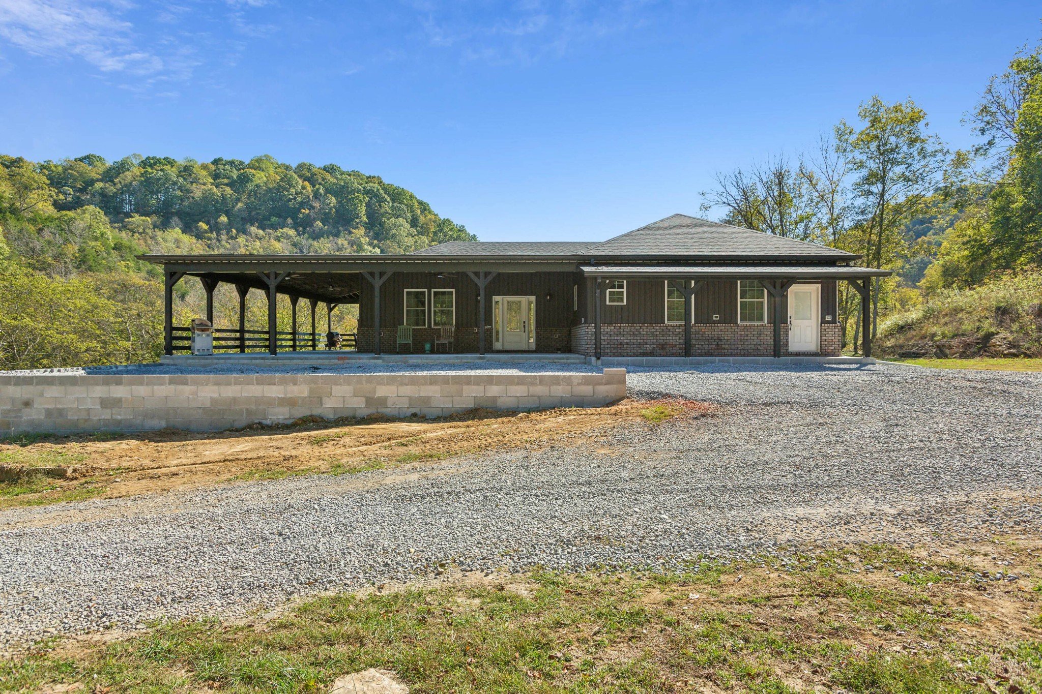 2658 Sycamore Valley Rd, Pleasant Shade, TN  37145