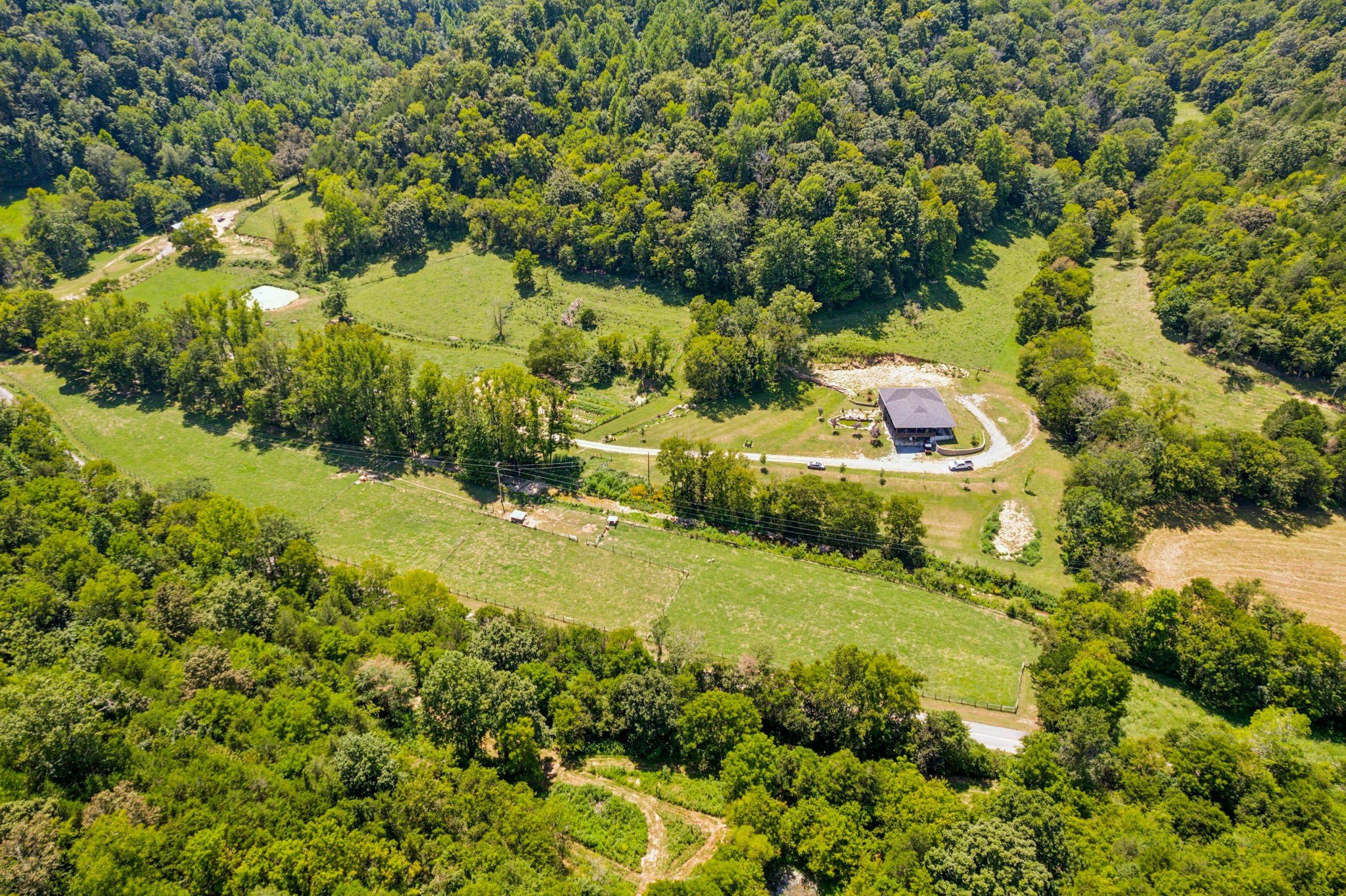 2658 Sycamore Valley Rd, Pleasant Shade, TN  37145