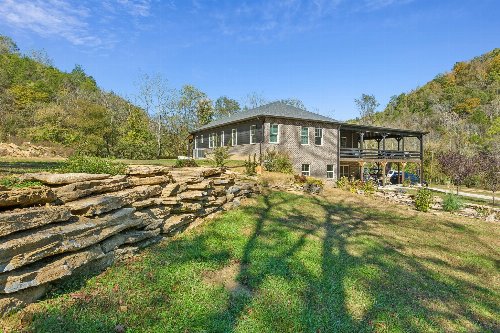 2658 Sycamore Valley Rd, Pleasant Shade, TN  37145