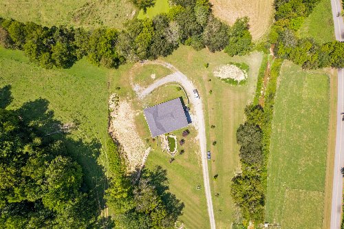 2658 Sycamore Valley Rd, Pleasant Shade, TN  37145