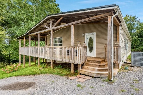 6826 Smithville Hwy, Silver Point, TN  38582