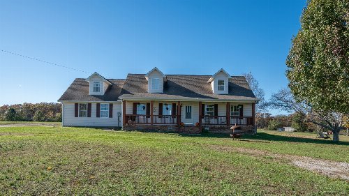 2533 Robertson Rd, Lawrenceburg, TN  38464