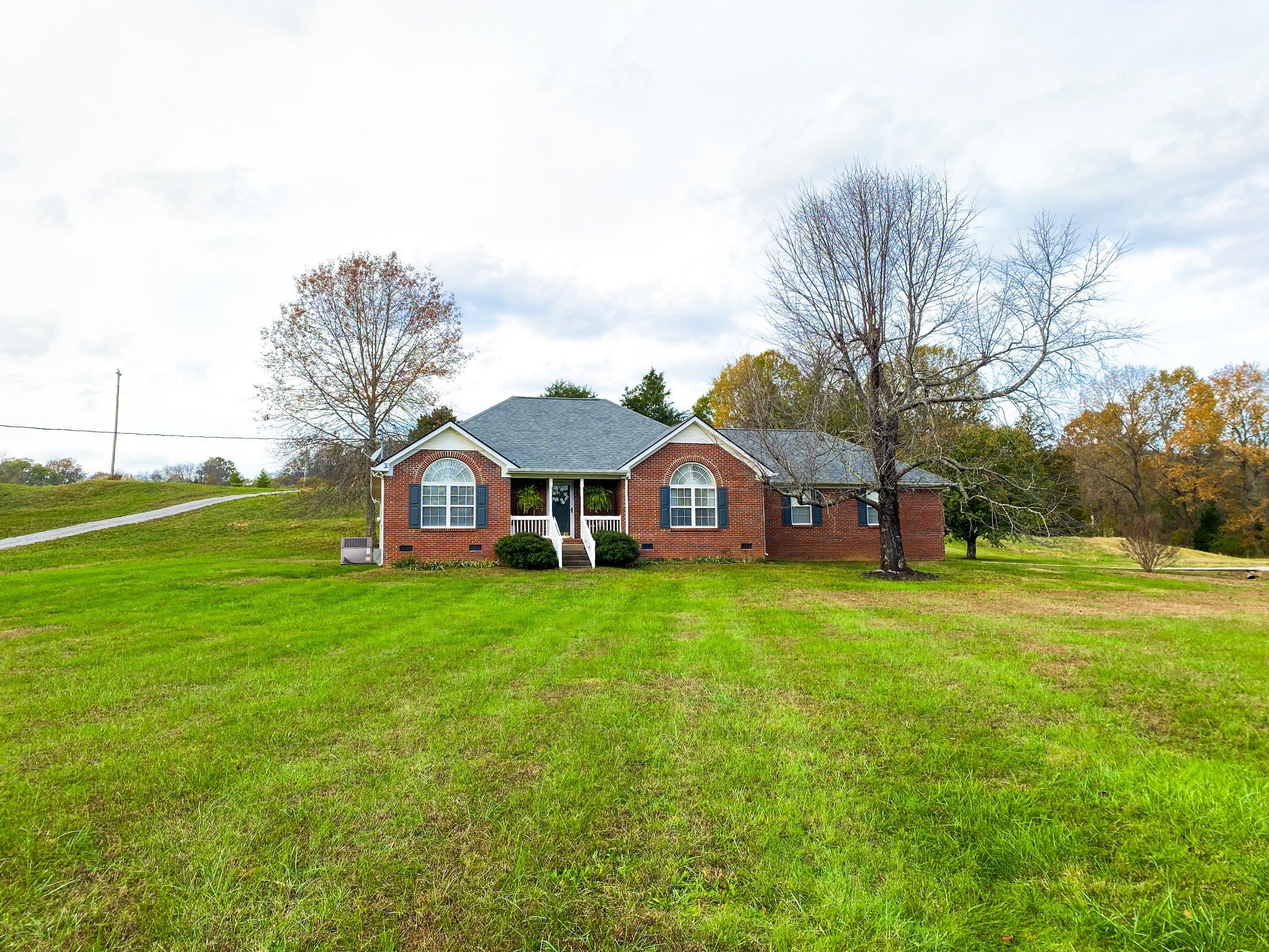 2041 Dowell Branch Rd, Columbia, TN  38401