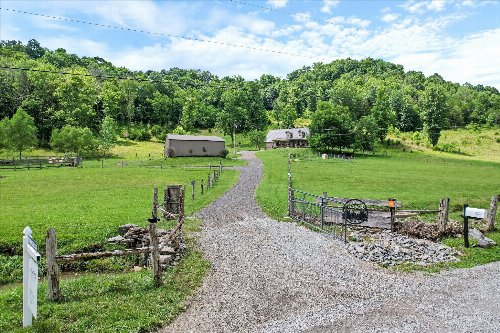 593 Gaulden Hollow Rd, Lafayette, TN  37083