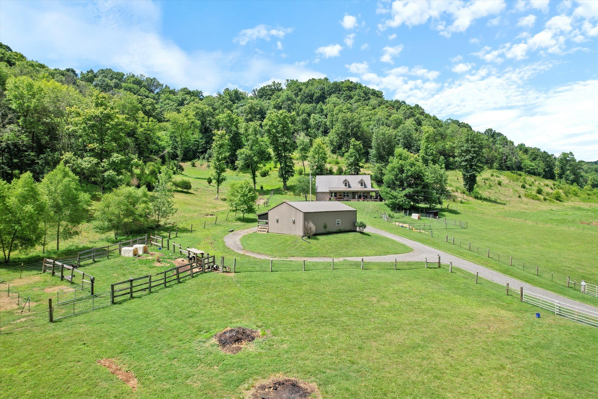 593 Gaulden Hollow Rd, Lafayette, TN  37083