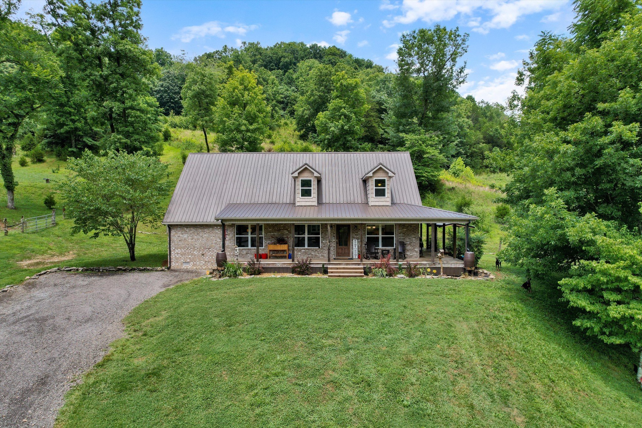 593 Gaulden Hollow Rd, Lafayette, TN  37083