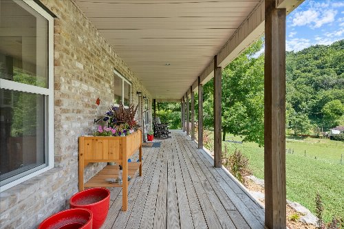 593 Gaulden Hollow Rd, Lafayette, TN  37083