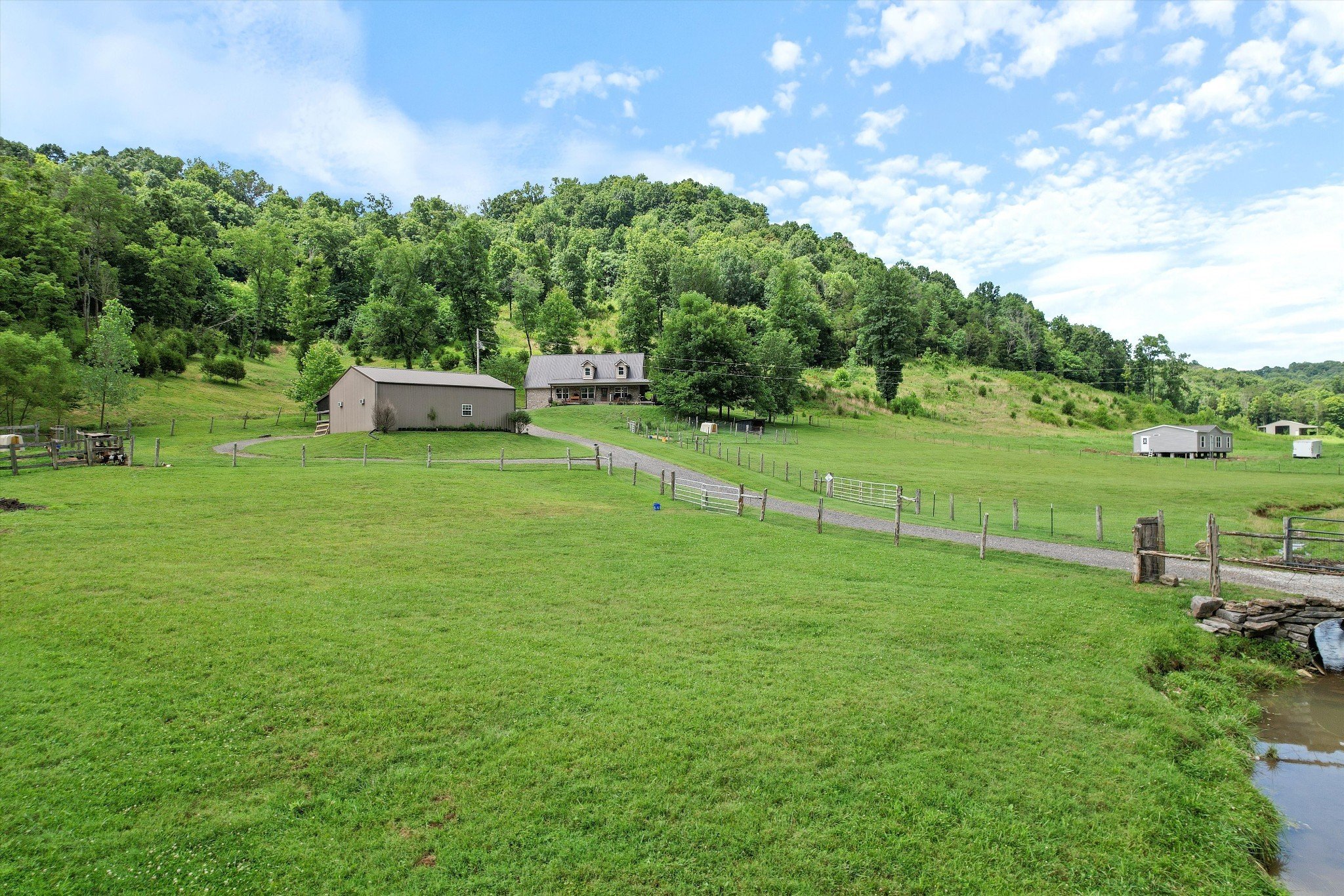 593 Gaulden Hollow Rd, Lafayette, TN  37083