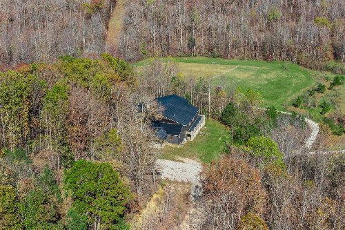 199 Toll Hollow Rd, Waynesboro, TN  38485