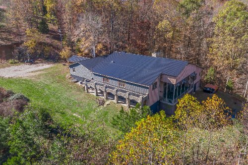 199 Toll Hollow Rd, Waynesboro, TN  38485