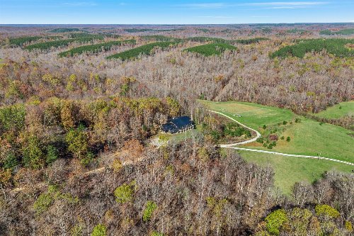 199 Toll Hollow Rd, Waynesboro, TN  38485