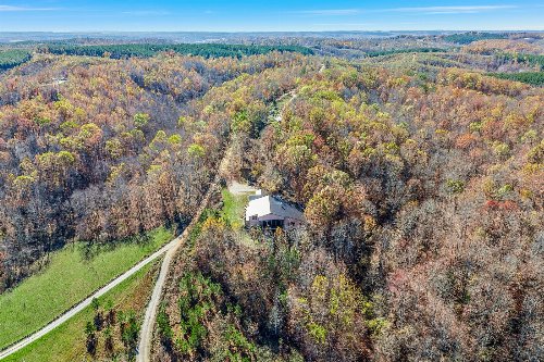 199 Toll Hollow Rd, Waynesboro, TN  38485