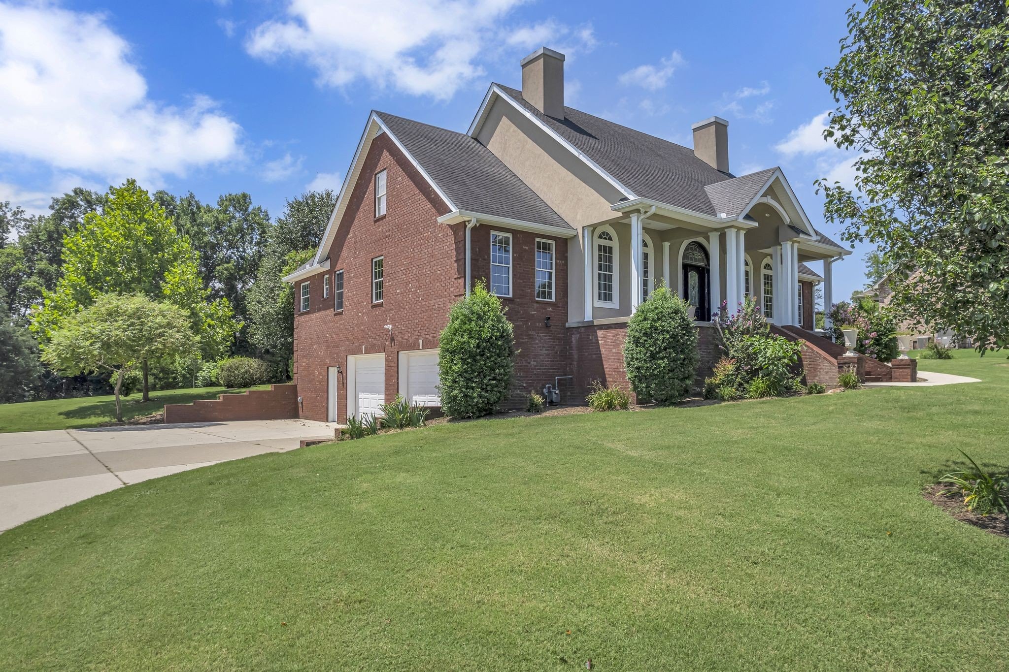 705 Thoroughbred Ln, Hartsville, TN  37074