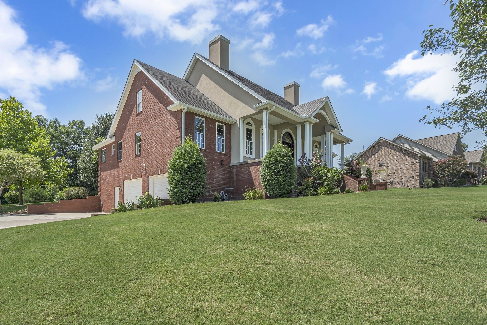 705 Thoroughbred Ln, Hartsville, TN  37074