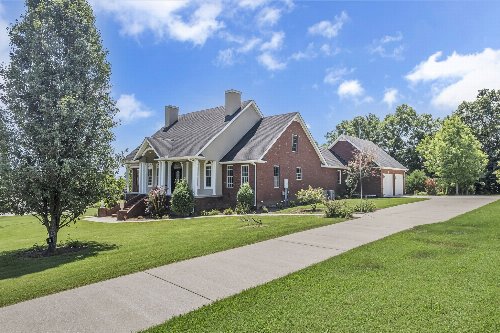 705 Thoroughbred Ln, Hartsville, TN  37074