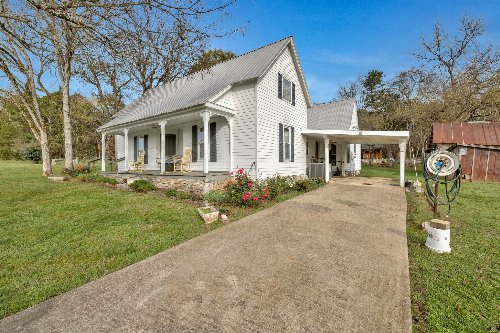 2378 E Trimble Rd, Milton, TN  37118