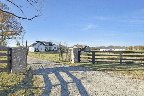 384 Adams Rd, Shelbyville, TN  37160