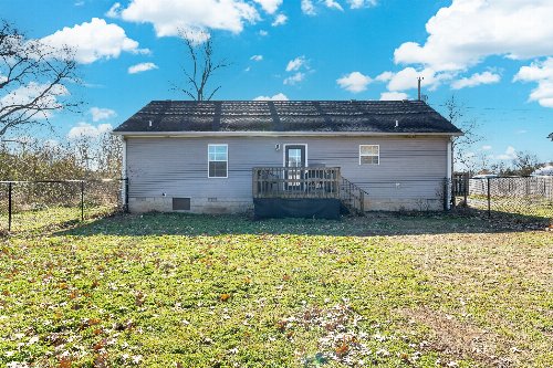 303 April Ln, Shelbyville, TN  37160