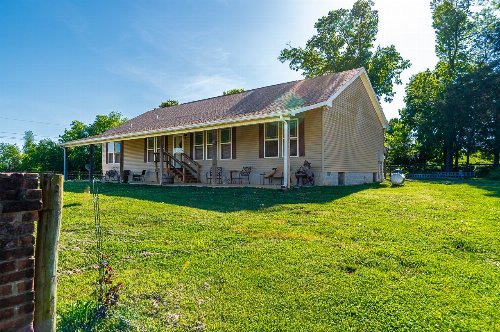 115 Holt Ave, Shelbyville, TN  37160